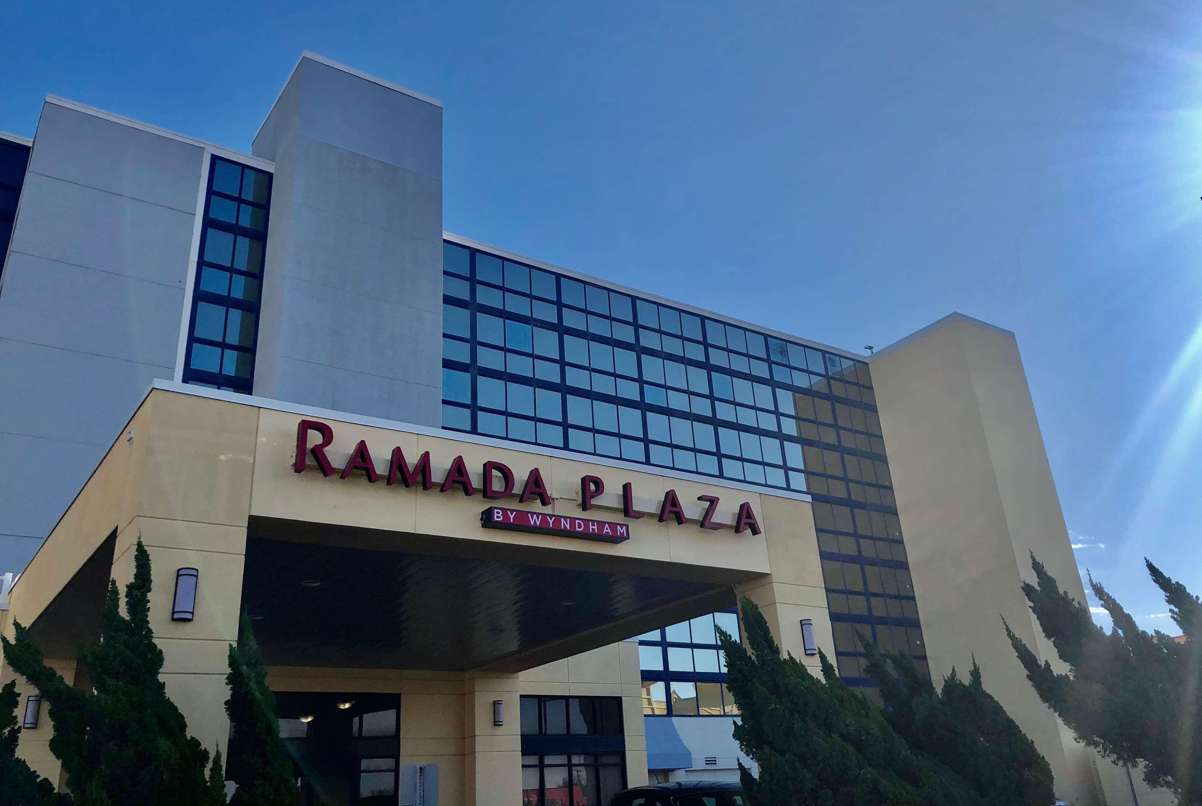 Ramada By Wyndham Вирджиния Бийч Екстериор снимка